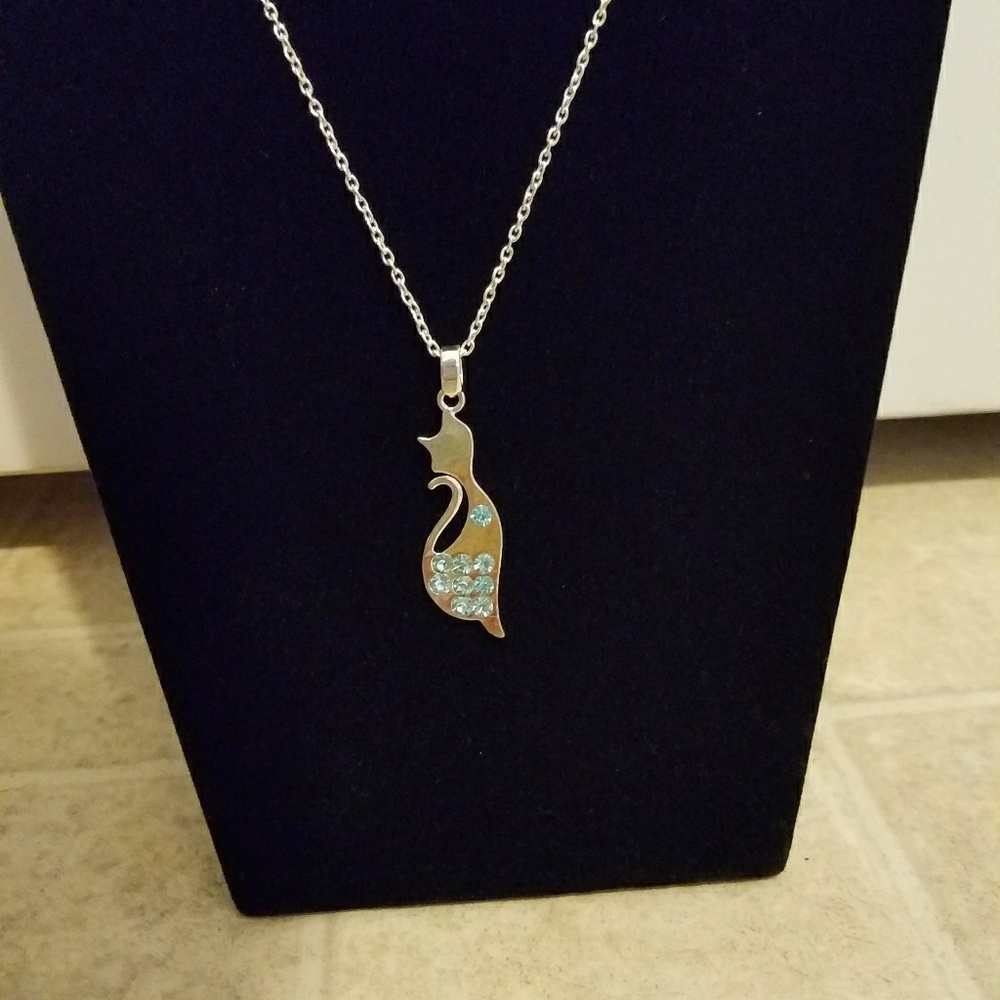 Cat Necklace & Earring Set - Picture 3 of 3